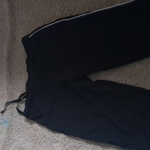 Black Capris